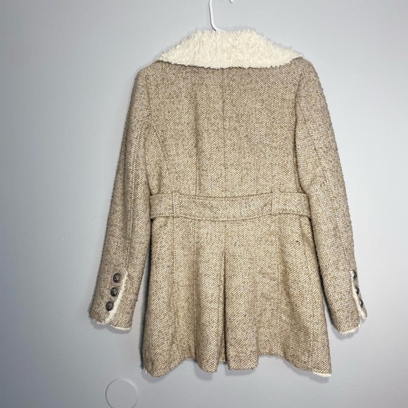 Women's Cream Double-Breasted Coat Button, Fur Trim
FOREVER 21 - Picture 4 of 10